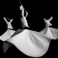 Rumi - Usred borbe, pleši - Derviši